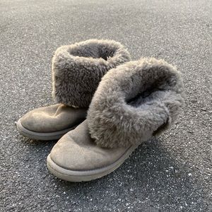 Grey button up uggs
